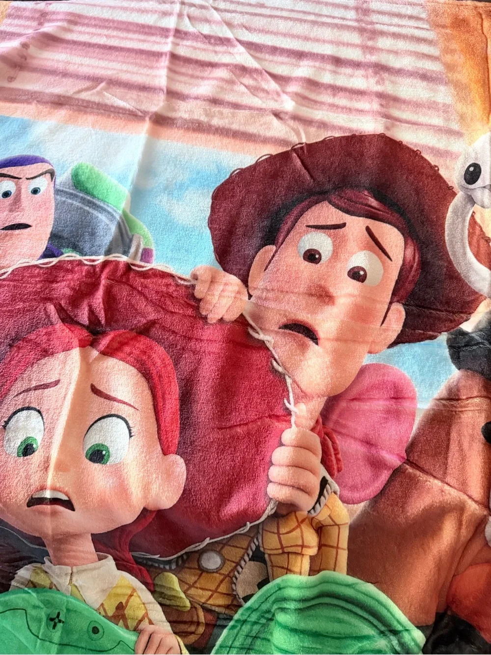 5 Plush Kids Throw Blanket - Multicolor Character Print